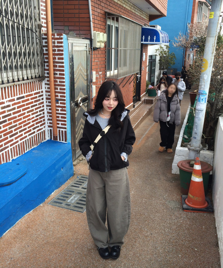 체크 포인트 후드 점퍼 블랙