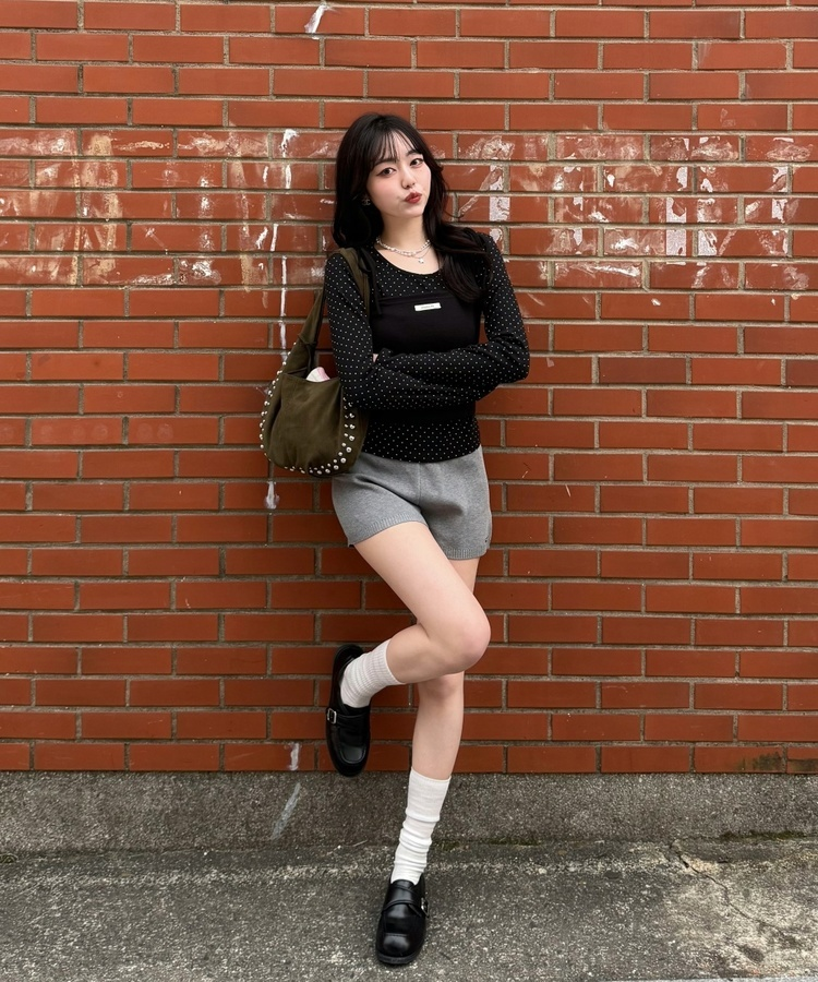 【✔기획】브로치 쇼트 니트 팬츠 그레이