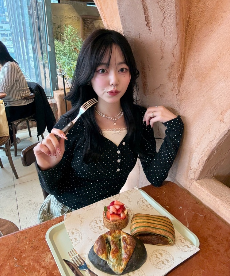 【❤️MADE】레이스 리본 긴팔티셔츠 블랙