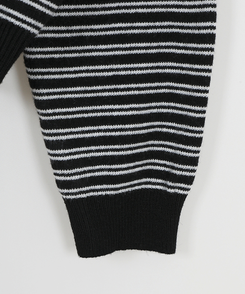 ストライプVネックTシャツ(8color)