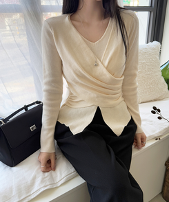 シャーリングラップドレープVニット CREAM