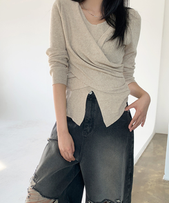 シャーリングラップドレープVニット BEIGE