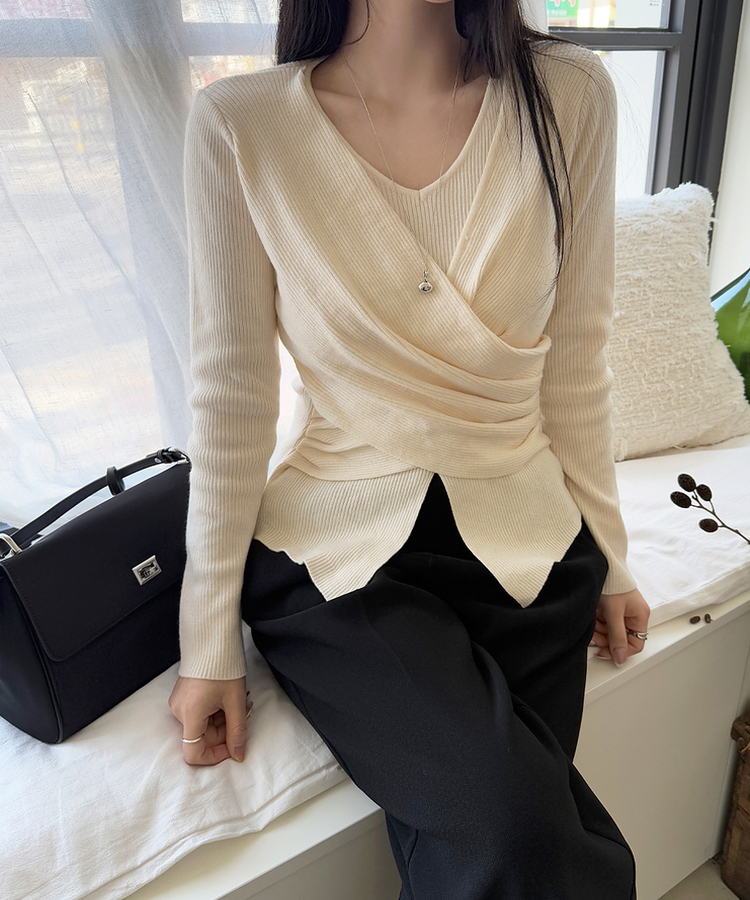 シャーリングラップドレープVニット CREAM