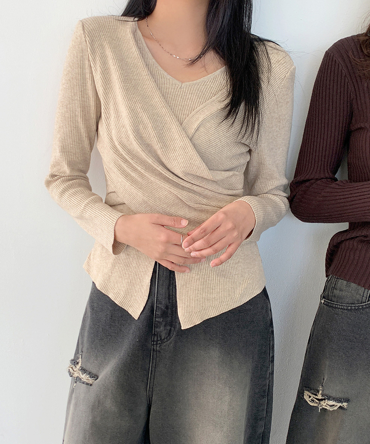 シャーリングラップドレープVニット BEIGE