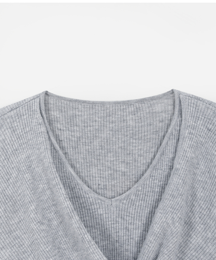シャーリングラップドレープVニット