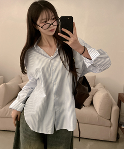 슈가 스트라이프 줄지 루즈핏 옆 트임 셔츠 화이트