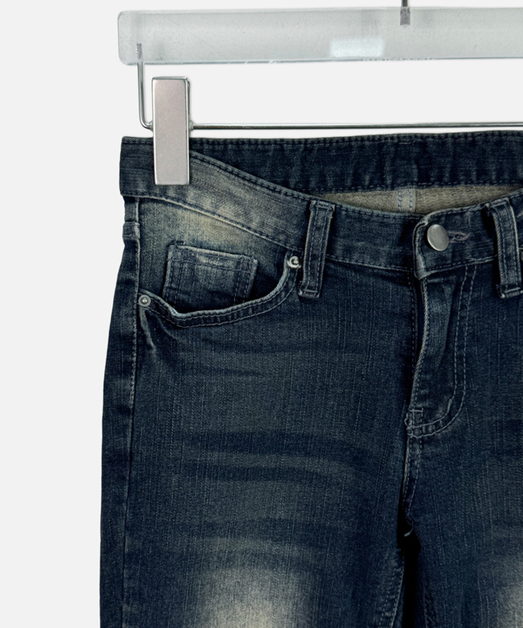 ウォッシュスリムブーツカットデニムパンツ