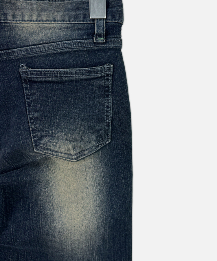 ウォッシュスリムブーツカットデニムパンツ