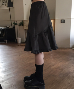 フリルミディバンディングスカート CHARCOAL