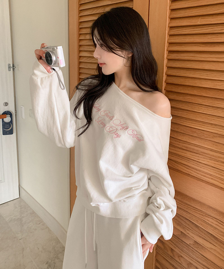 レタリングワンショルダートレーナー IVORY