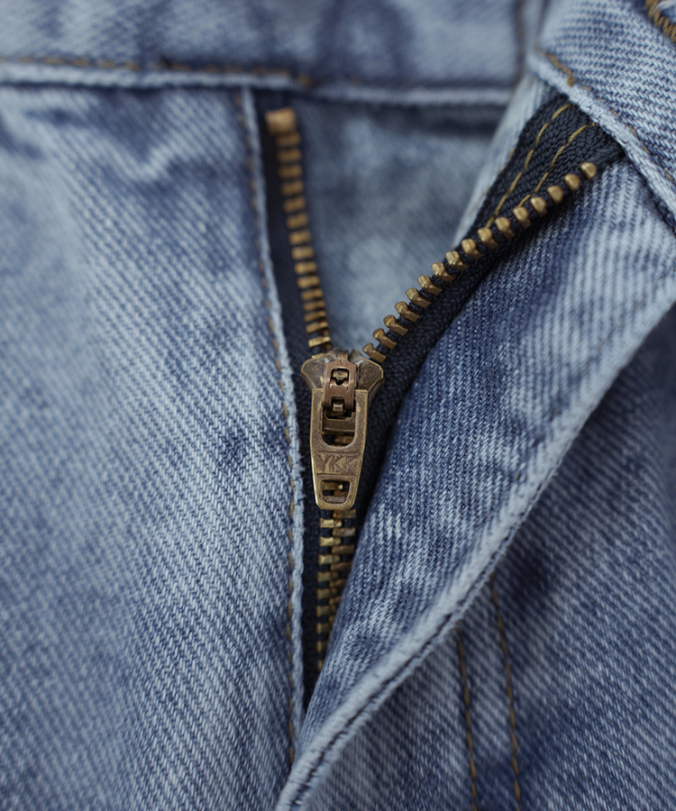 カッティングスリットデニムパンツ