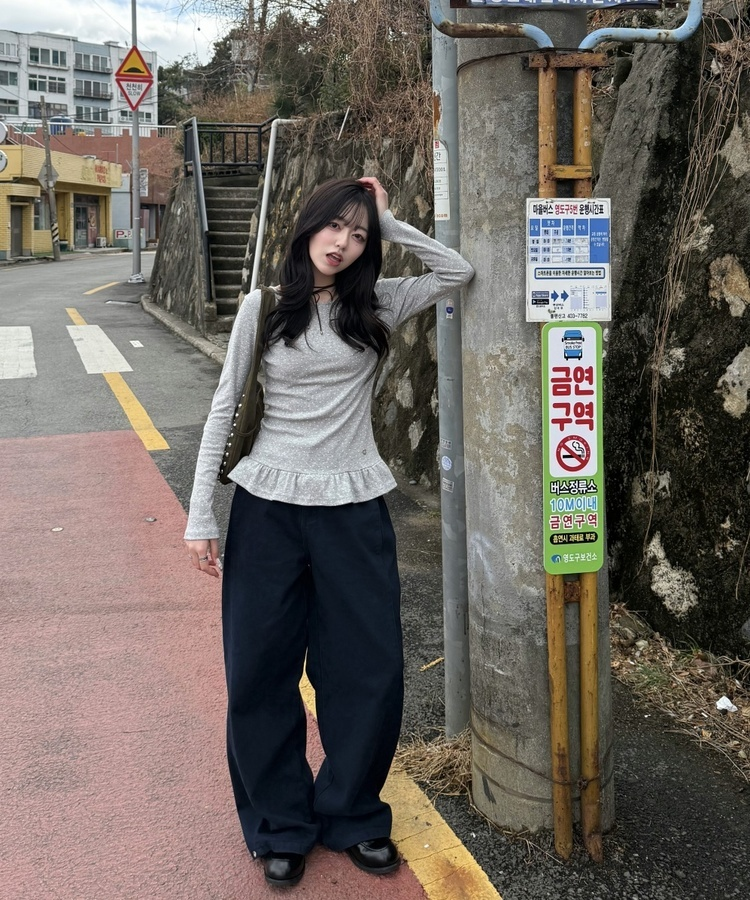 【❤️MADE】도트 프릴 긴팔 티셔츠 그레이