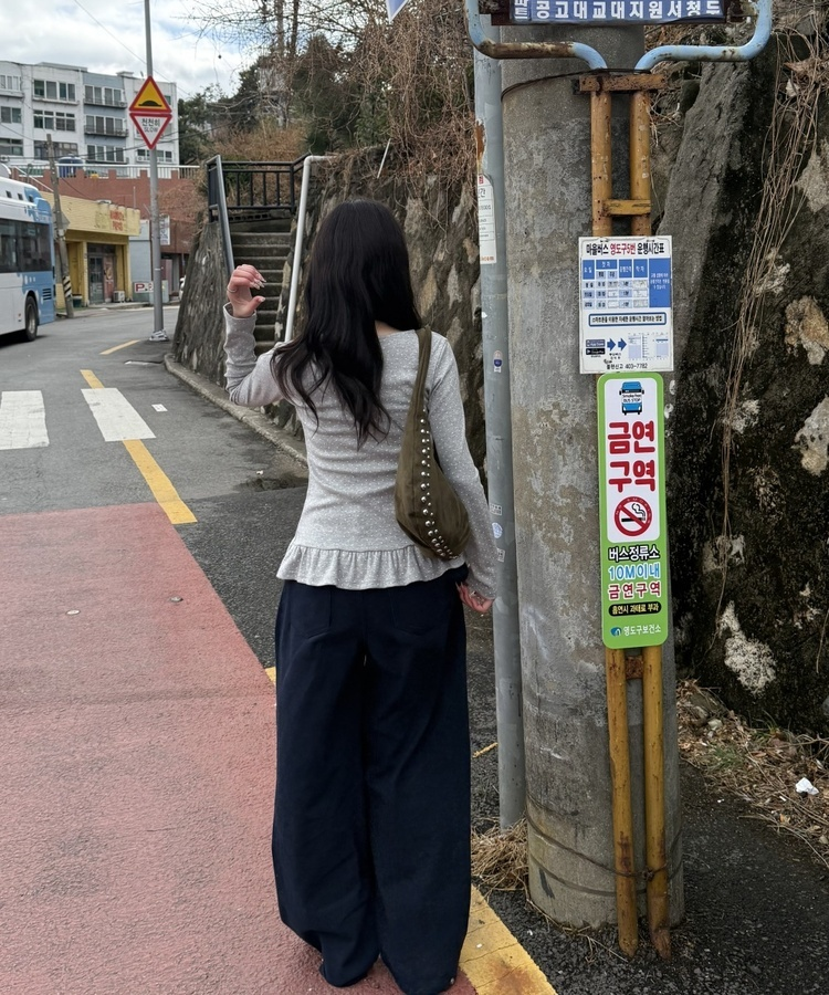 【❤️MADE】도트 프릴 긴팔 티셔츠 그레이