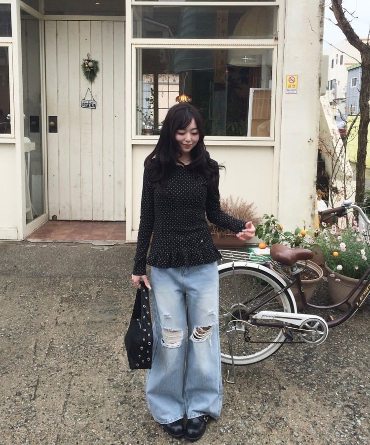 【❤️MADE】도트 프릴 긴팔 티셔츠 블랙