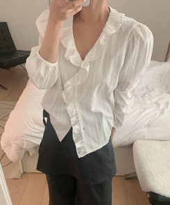 フリルVネックブラウス IVORY