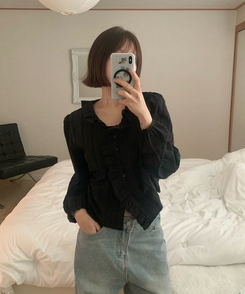 フリルVネックブラウス BLACK