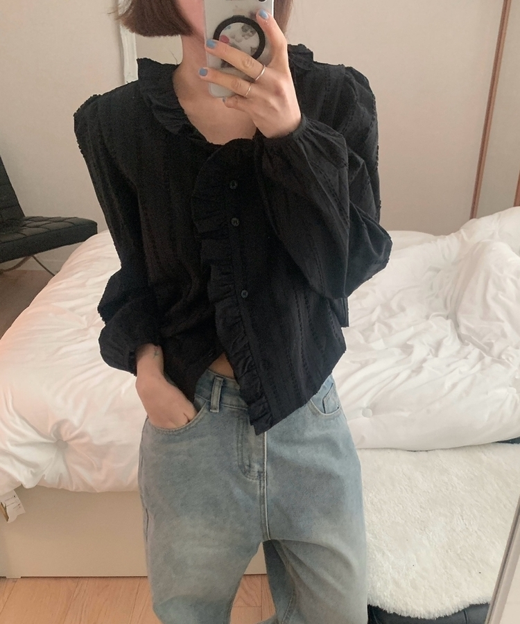 フリルVネックブラウス BLACK