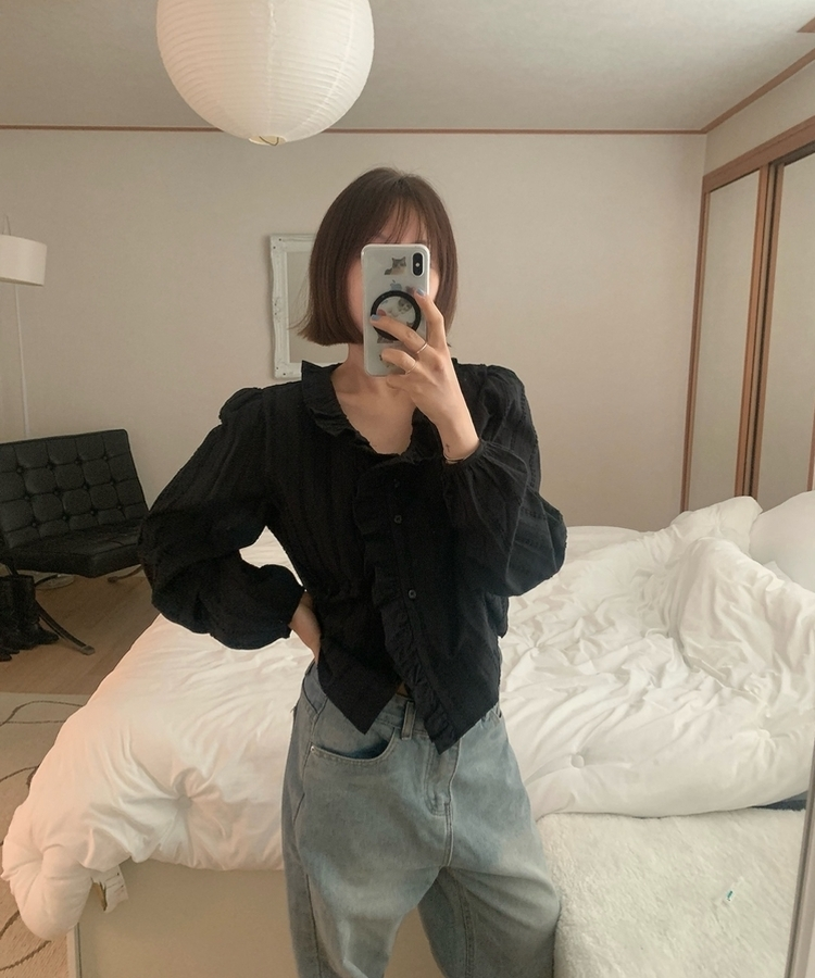 フリルVネックブラウス BLACK