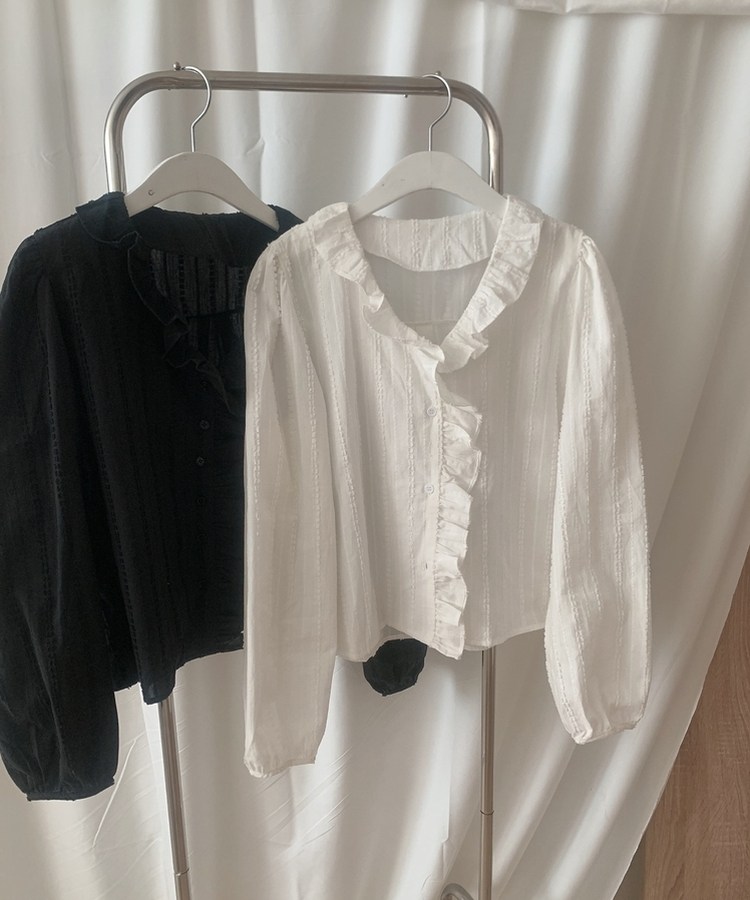 フリルVネックブラウス