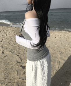 【SET】ボタンホルターキャミソール オフ長袖Tシャツ GRAY + IVORY