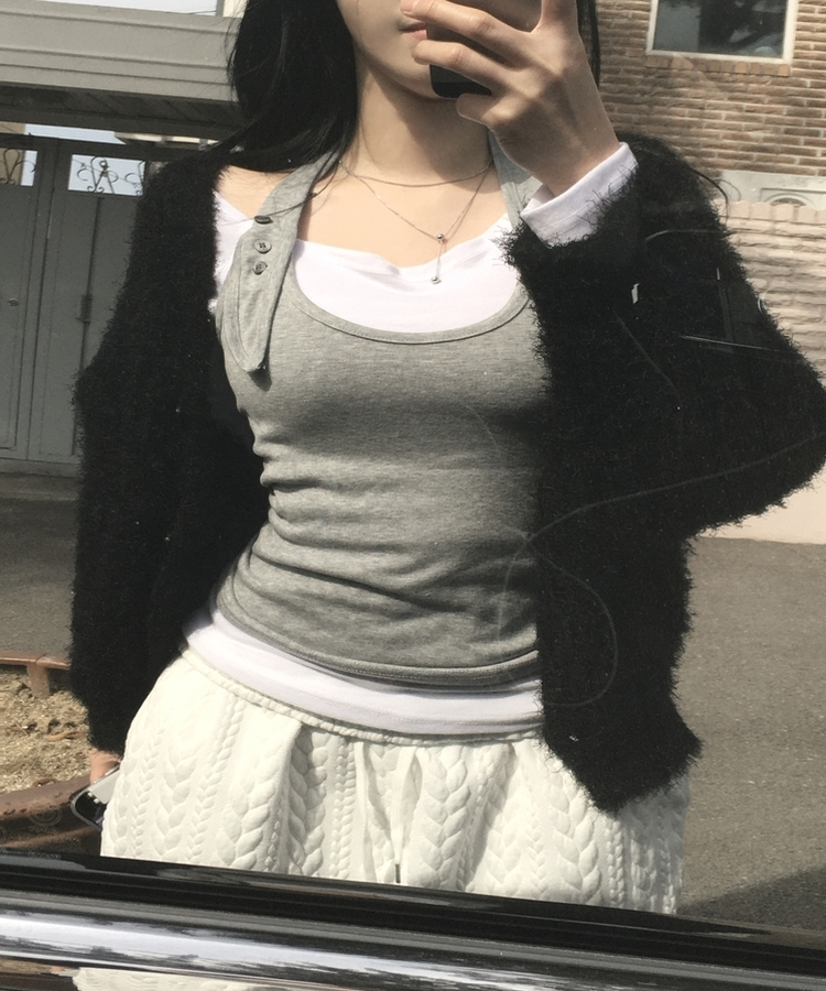 【SET】ボタンホルターキャミソール オフ長袖Tシャツ GRAY + IVORY