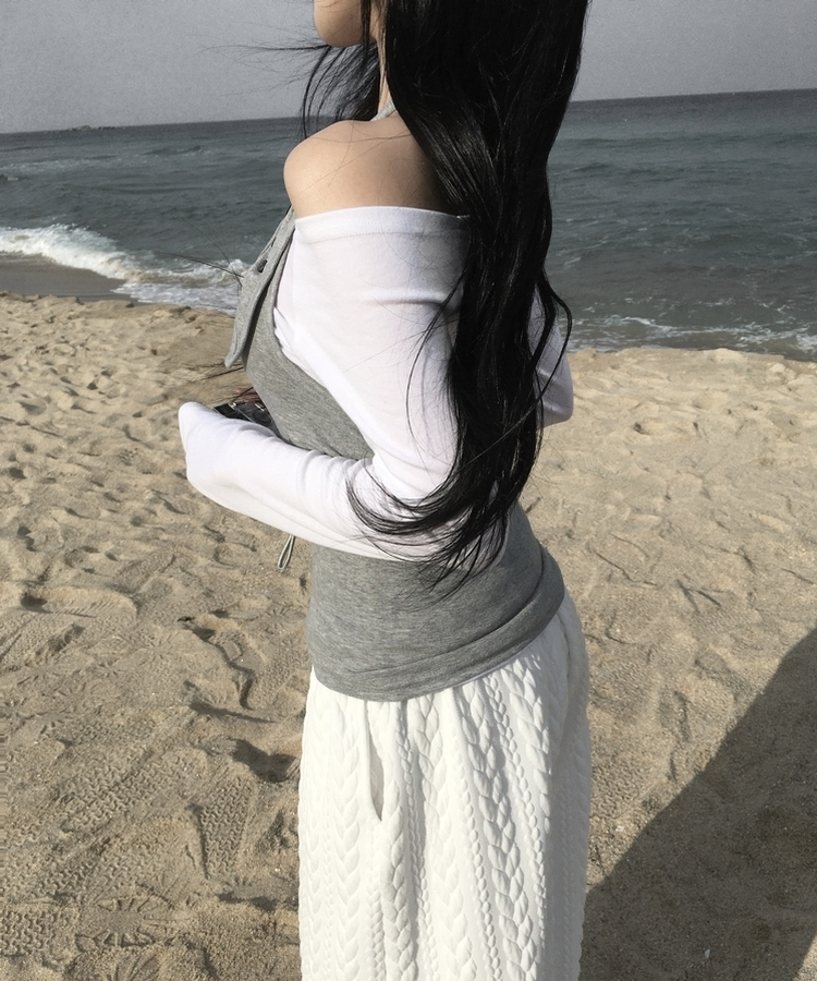 【SET】ボタンホルターキャミソール オフ長袖Tシャツ GRAY + IVORY