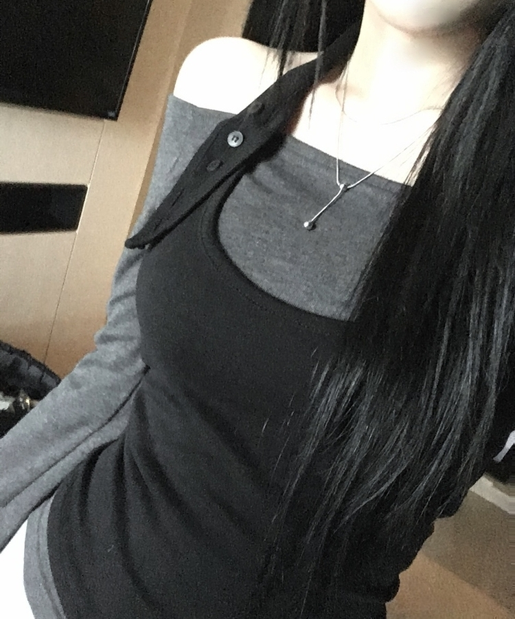 【SET】ボタンホルターキャミソール オフ長袖Tシャツ BLACK+CHARCOAL