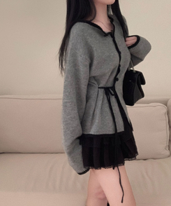 사랑스러운 포인트바닐라 리본 스트랩 루즈핏 배색 니트 가디건 차콜