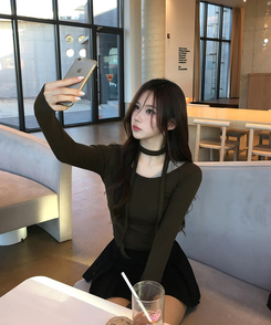 バイカラーレイヤードスリム長袖Tシャツ BROWN