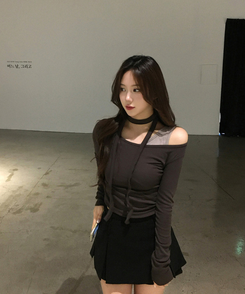 バイカラーレイヤードスリム長袖Tシャツ BROWN