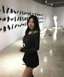 バイカラーレイヤードスリム長袖Tシャツ BROWN