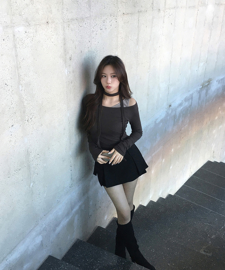 バイカラーレイヤードスリム長袖Tシャツ BROWN