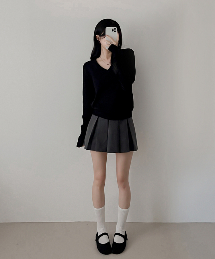 ボタンVネック長袖Tシャツ BLACK