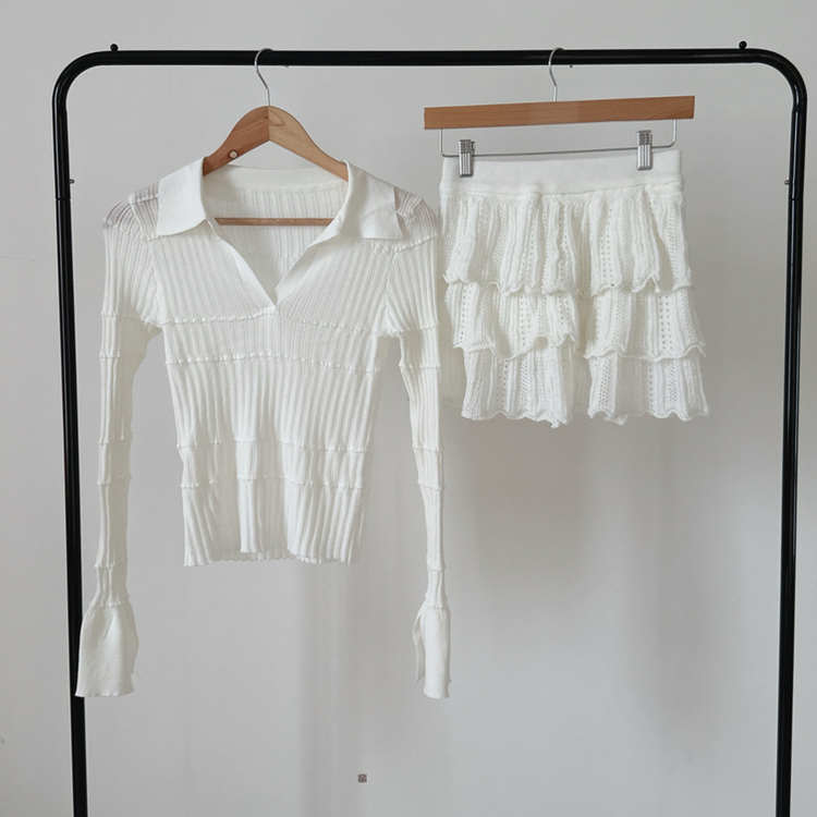 【SET着用可能】Vネック長袖トップス＋レースミニスカート