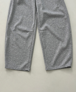 ベルトループ付きスウェットパンツ