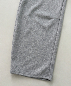 ベルトループ付きスウェットパンツ