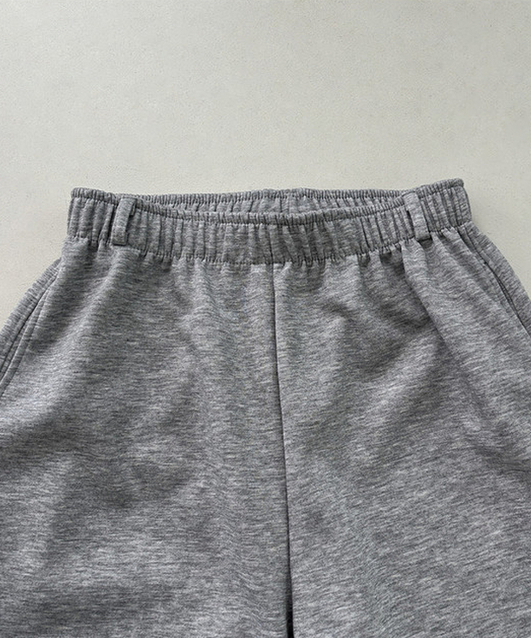 ベルトループ付きスウェットパンツ