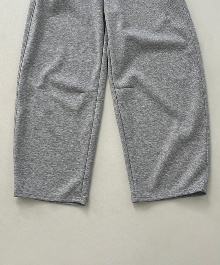 ベルトループ付きスウェットパンツ