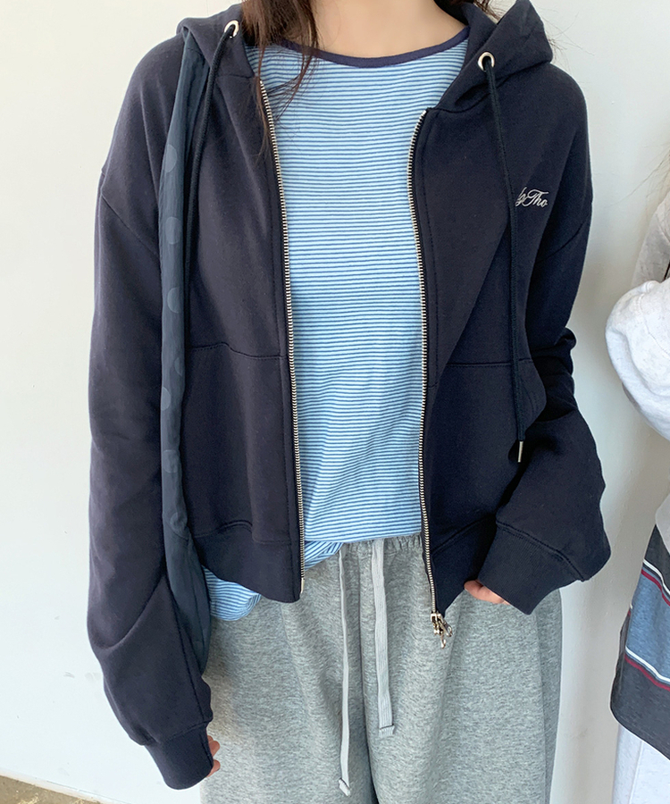 レタリング刺繍フードジップアップ NAVY