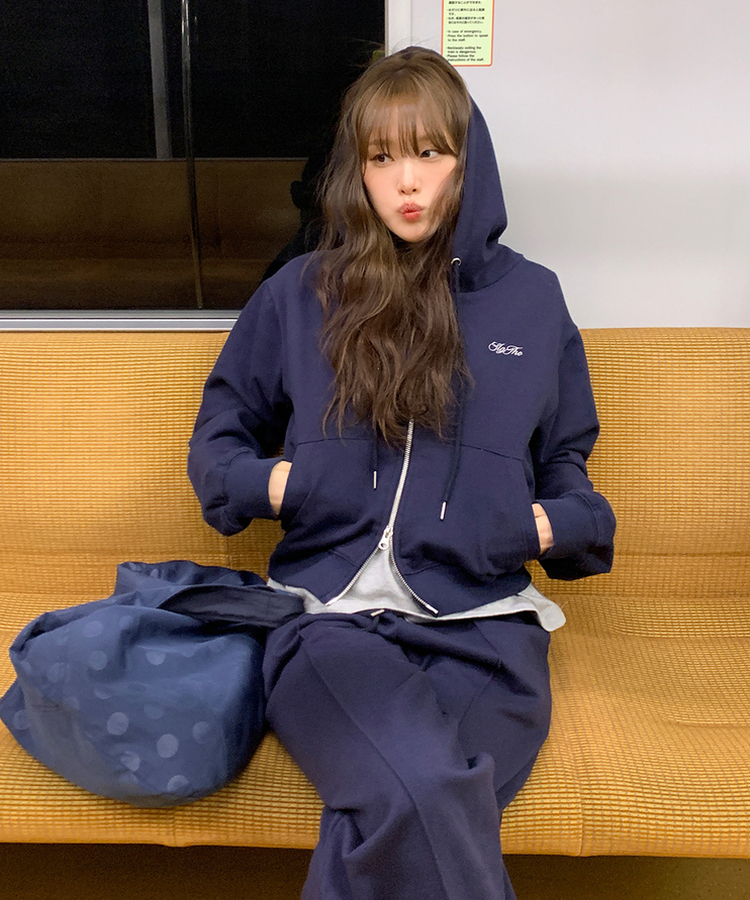 レタリング刺繍フードジップアップ NAVY