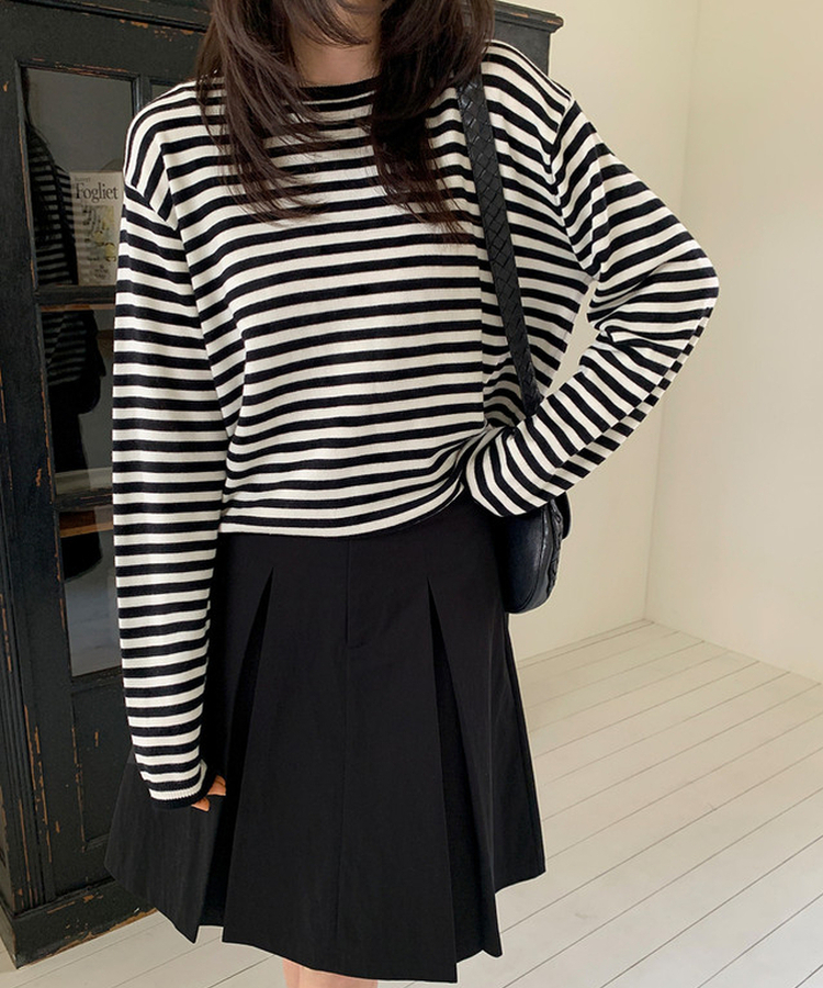 ラウンドストライプトップス BLACK