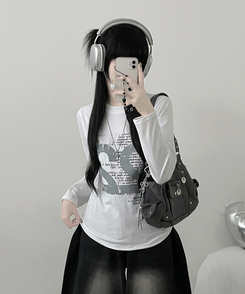 투웬티투레터링빈티지세미크롭긴팔티셔츠 아이보리