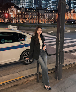 ウォッシュミッドブルーブーツカットパンツ MID DENIM