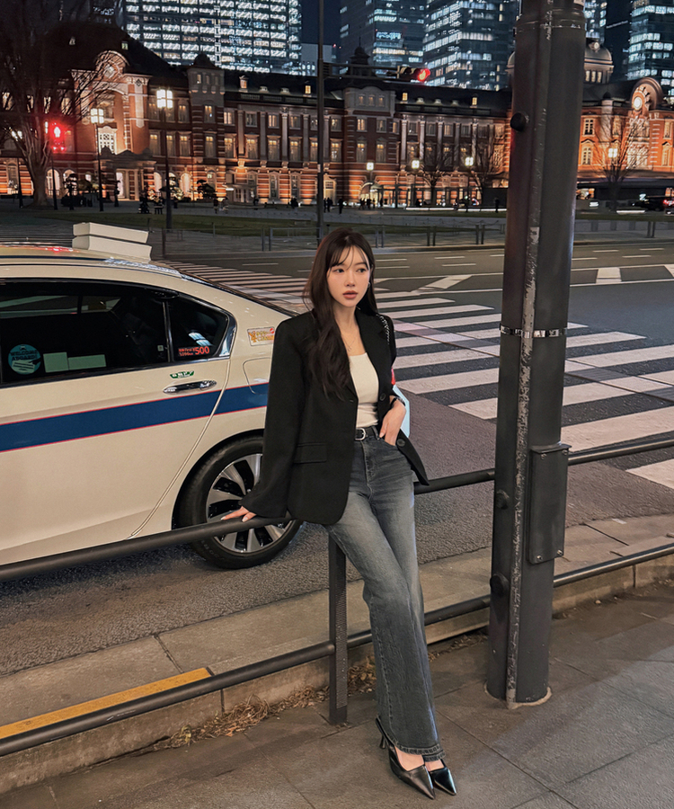 ウォッシュミッドブルーブーツカットパンツ MID DENIM