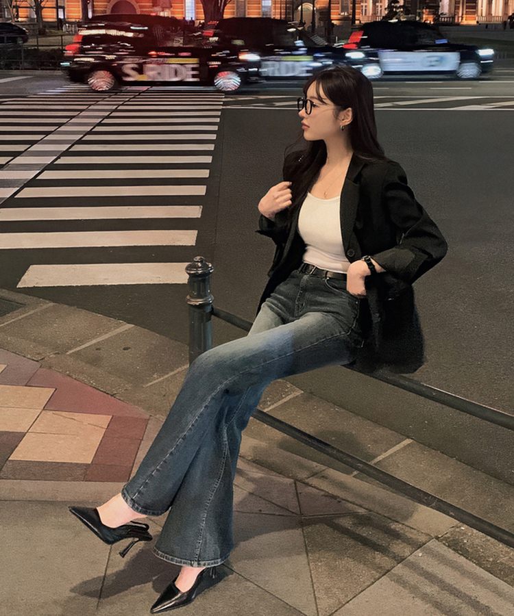 ウォッシュミッドブルーブーツカットパンツ MID DENIM