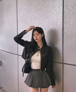 ディープムードボタンクロップレザージャケット BLACK