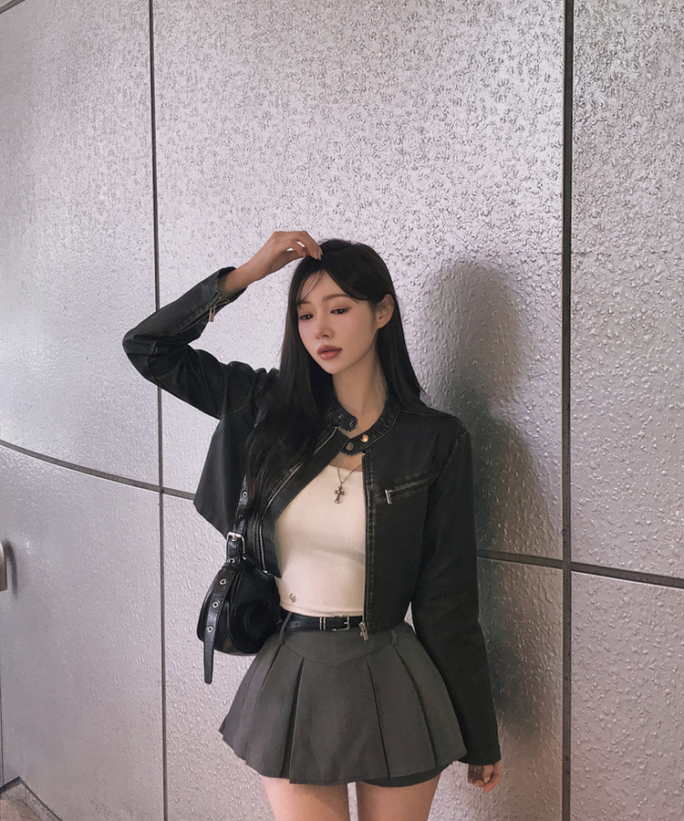 ディープムードボタンクロップレザージャケット BLACK