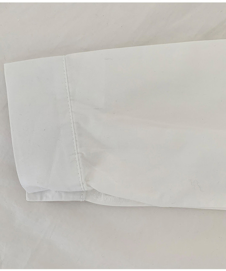 ラウンドツーボタンブラウス