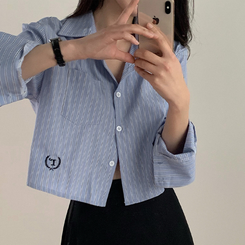 ストライプルーズクロップ刺繍シャツ SKYBLUE