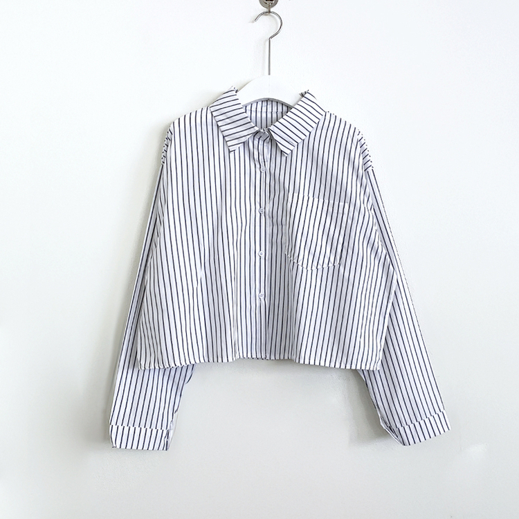 ストライプルーズクロップシャツ